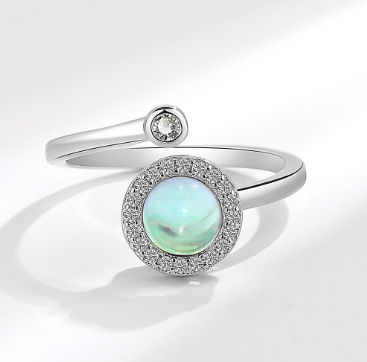 LuxeWhirl Rotating Ring